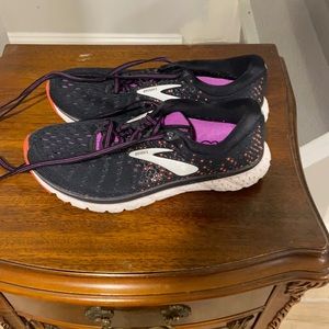Brooks wide size 8.5 Glycerin